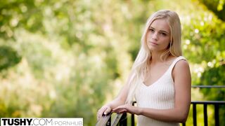 Christian Clay és Karla Kush popóba dugva