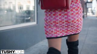 Zoe Bloom élvezi ha hátsó bejáratba döngetik