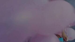 Riley Reid popsijában két fallosz