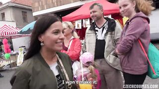 Barátnők lecumiztatva és meghágva