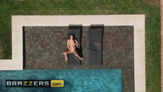 BRAZZERS - Jolee Love a hatalmas cicis fiatal kisasszony