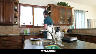 Mylf - Cali Lee a bombázó brazil milf