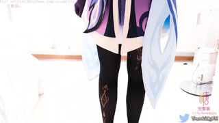 Cosplay-es hölgyemény lábbal kúrel és aztán őt döngetik