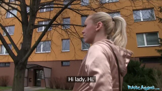 Public Agent - Világos Szőke nő pénzért közösül