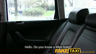 FakeTaxi cuki orosz túrista nőci szűk puncival