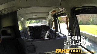 FakeTaxi amerikai félvér lány kúrni akar