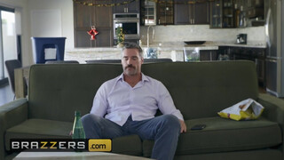 Brazzers - a tetovált pornófilmes bige elpusztítva