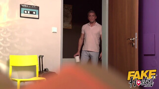 Fake Hostel masszázs után egy durva baszás?