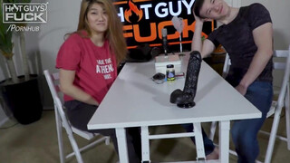 Hot guys fuck - a pici japán hölgyemény és a japán pasi