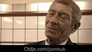 Magyar pornósztár bige kúrel idős krapekkal - Oldje