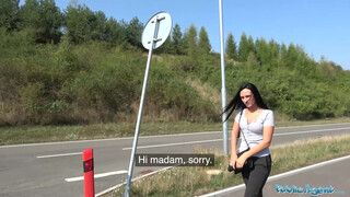 Hatalmas kannás tini lány pénzért kefél - Public Agent