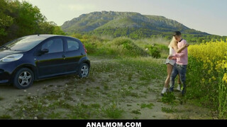 Cherry Kiss megengedi fenékbe - Anal mom