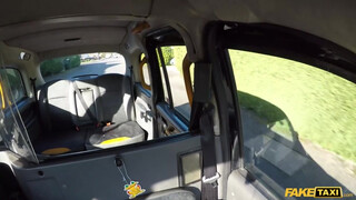 Fake Taxi - Myla Elyse bekapja a kárót