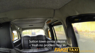 FakeTaxi - Fiatal lány rábukik a faszra