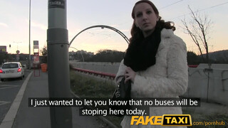 FakeTaxi - Fiatal ápoló lány közösül a taxiban