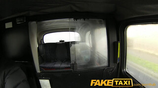 FakeTaxi - Világos Szőke hatalmas seggű bige megbaszva