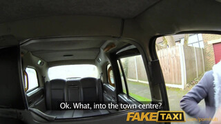 FakeTaxi - cseh hölgyemény széttárja a lábait és mindent enged