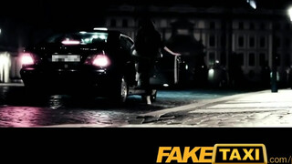 FakeTaxi - Jasmine Jae imádja a hardcore kárót