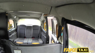 Fake Taxi - Rina Ellis a bombázó sulis kiscsaj