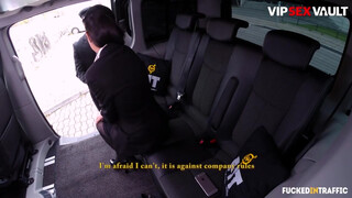 FuckedInTraffic - Jocelyne szexy cseh lány és a sofőr