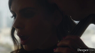 Deeper - Keisha Grey a méretes keblű fiatal picsa