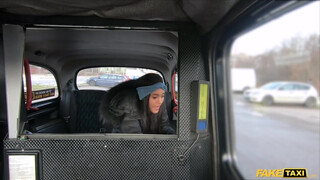 Fake Taxi - Capri Lmonde a izgató csoki picsa