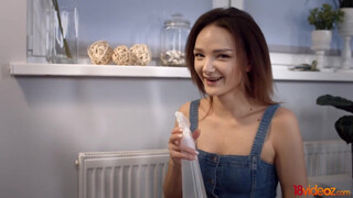 18videoz - Olivia Trunk kipróbálja hátsó bejáratba is