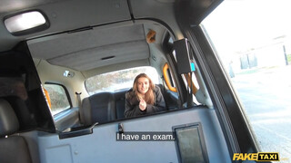 Fake Taxi - 18 éves kisasszony popóba dugva