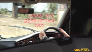 Fake Taxi - Fiatal nőci a hátsó ülésen