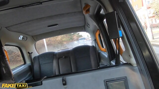 Fake Taxi - Didi Zerati a méretes cickós francia picsa