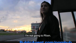 PublicAgent - bombázó ázsiai lány felszedve a buszmegállóban