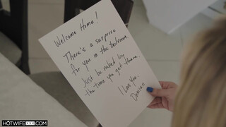 HotwifeXXX - dagi háziasszony a csöcseire akarja a gecit