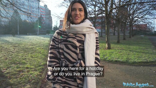 Public Agent - Lena Coxx borotvált pinája meghágva