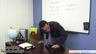 Josie Jagger a tanárral szexel - Naughty America