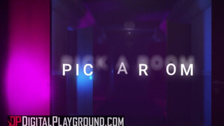 DigitalPlayground - Három hölgyemény élvezkedik