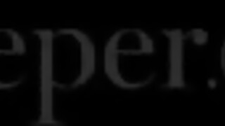 Deeper - Queenie a bombázó méretes kannás milf