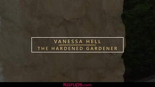 Karups - Vanessa Hell a pici csöcsű milf