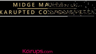 Karups - Midge Mayor a izgató világos szőke érett nő