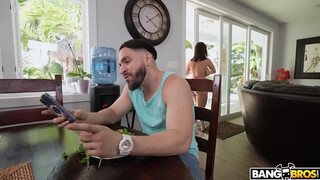 BANGBROS - Crystal Chase a nagy cickós latin amerikai hölgyemény