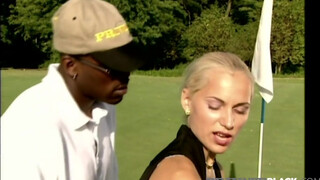 Private Interracial - Sylvia Sun a golfpályán megkefélve