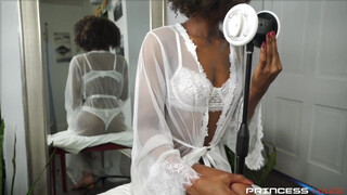 PrincessHaze a szexy barna kisasszony