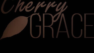 Cherry Grace a formás seggű picsa