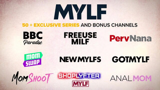Mylf - Anyucik a tusolóban