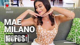 MOFOS - Mae Milano muffja bekúrva durván