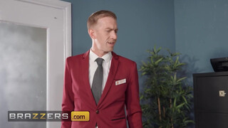 BRAZZERS - Clea Gaultier segglyukába méretes faszok is beférnek