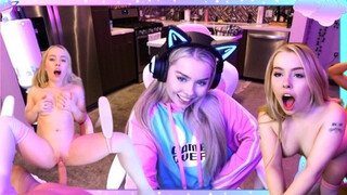 Haley Spades a gyönyörű gamer csaj