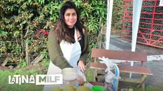 Carmen Lara éhes milf puncija kap mély baszást forró felvétel és dugás közben
