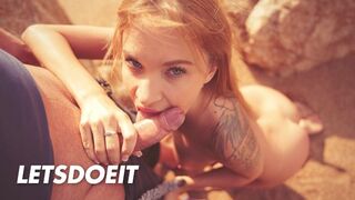Angel Piaff szőke csábítója zsíros faszt szopogatóan a tengerparton