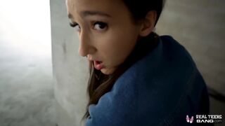 Carmen Rae kis puncija kemény dugásba keveredik a castingon