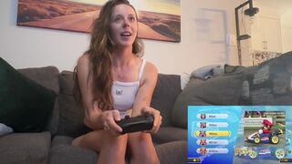 Csíkos mario kart párbaj lush toy-jal a puncimban – banánáradat a szexi játékban